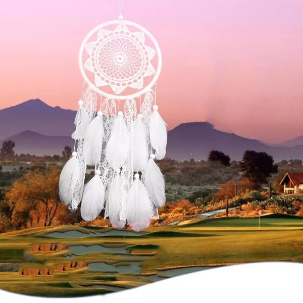 Lovilec sanj v beli barvi 