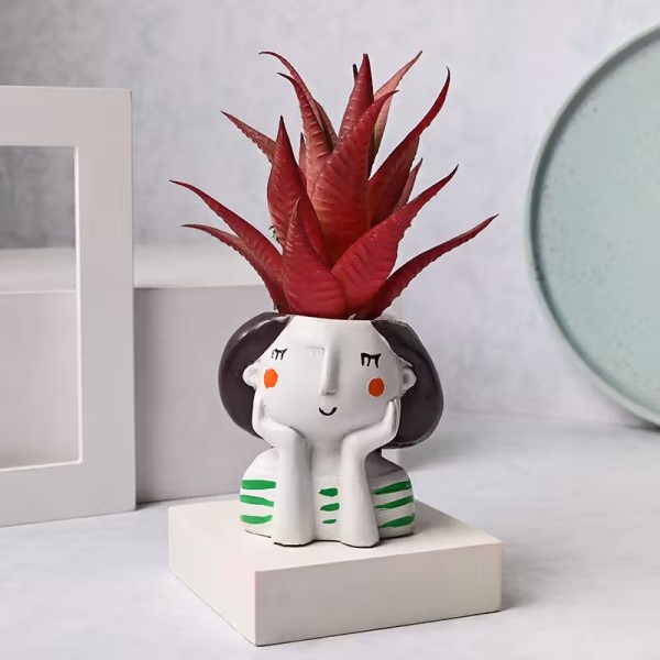 Cvetlični lonček VILA Z ZELENIM PULOVERČKOM